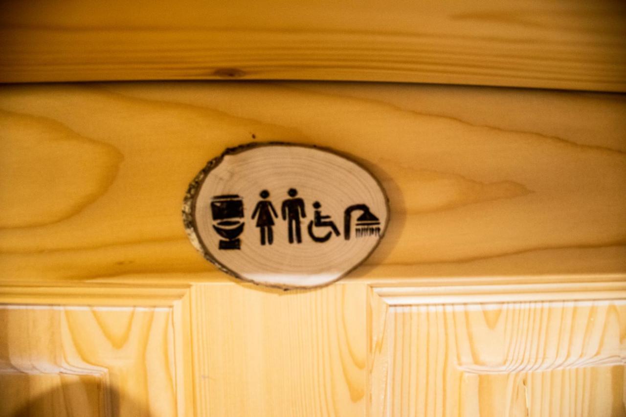 Youth Hostel Arsviva Stari Trg pri Lozu Ngoại thất bức ảnh