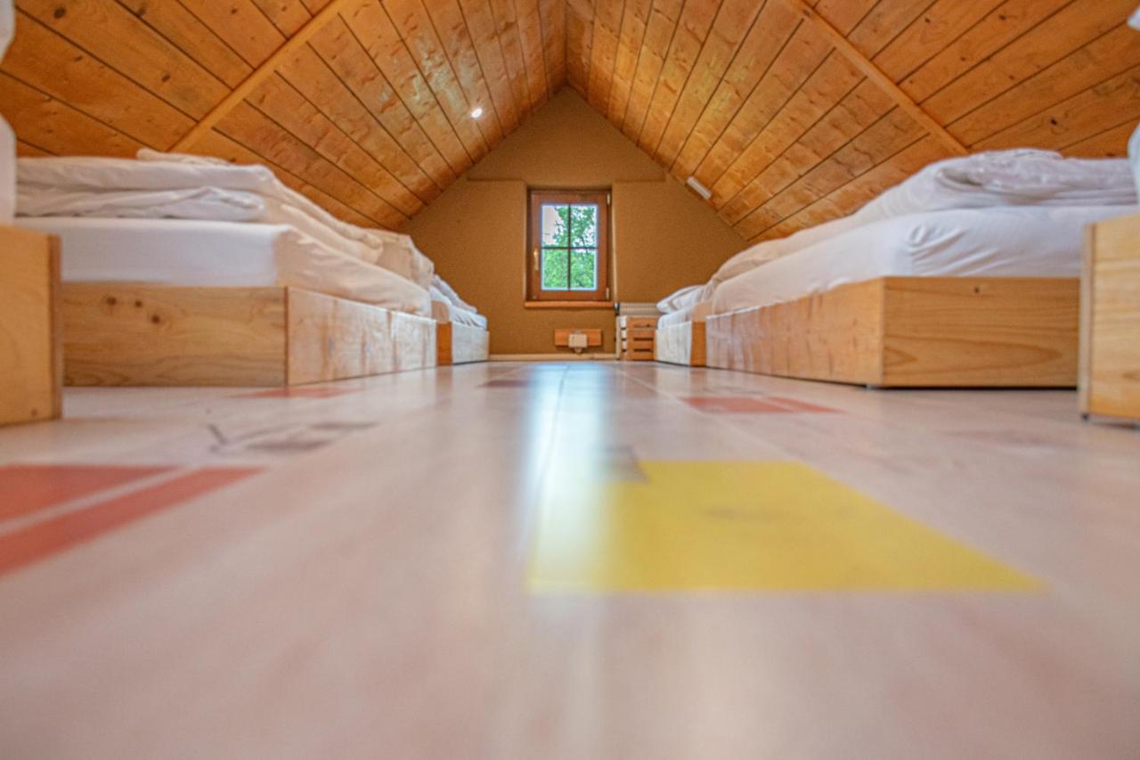 Youth Hostel Arsviva Stari Trg pri Lozu Ngoại thất bức ảnh