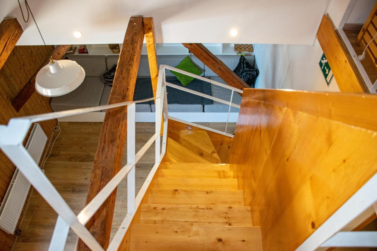 Youth Hostel Arsviva Stari Trg pri Lozu Ngoại thất bức ảnh